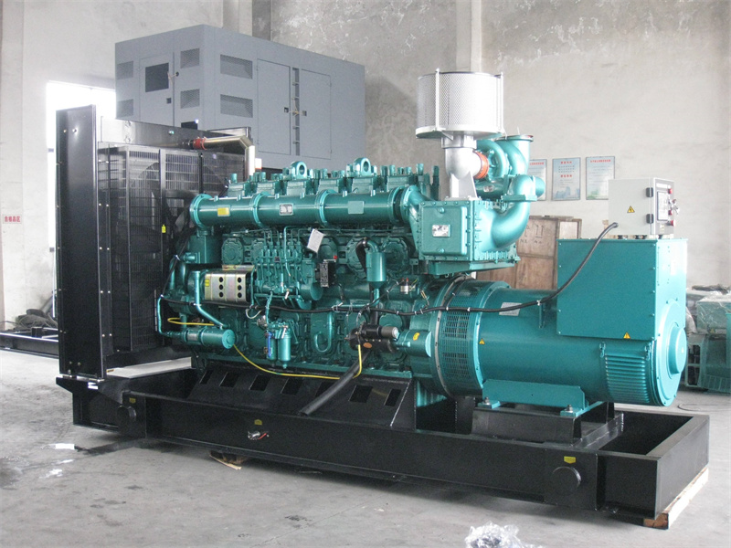 定西200KW 柴油发电机的油耗是多少？