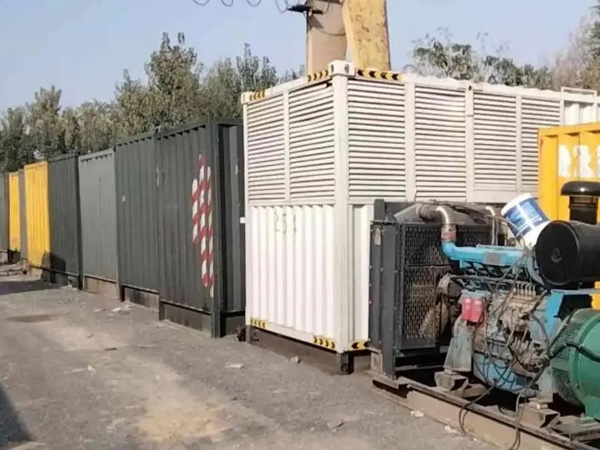 定西200KW柴油发电机机组每小时油耗是多少？